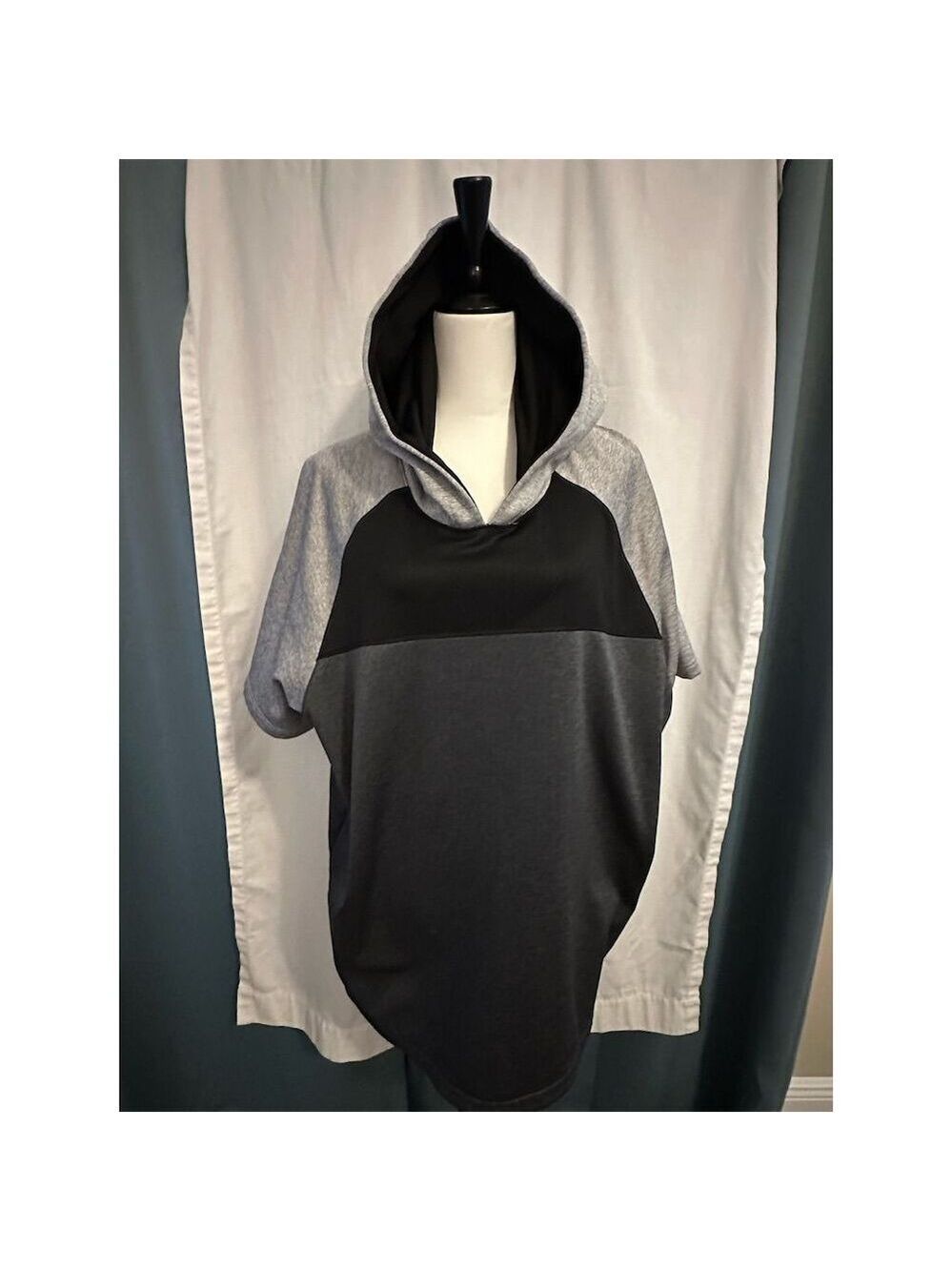 AND1 Men's 2XL Gray Hooded Short Sleeve Pullover Sweatshirt